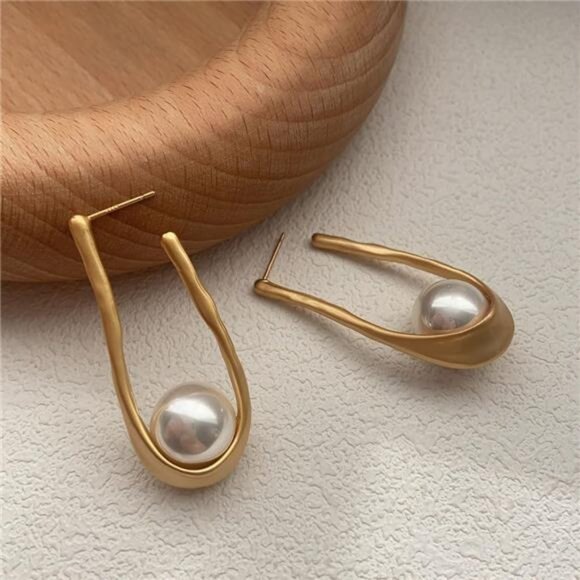 Gold Irregular Pearl Drop Earrings – Punk Geometric Statement Dangle Earrings - Picture 4 of 6